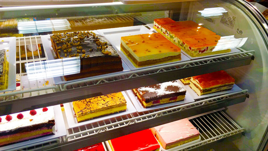 Na dzien babci i dziadka w new jersey polska piekarnia i ciastkarnia tomi bakery zaprasza na polskie wypieki kat