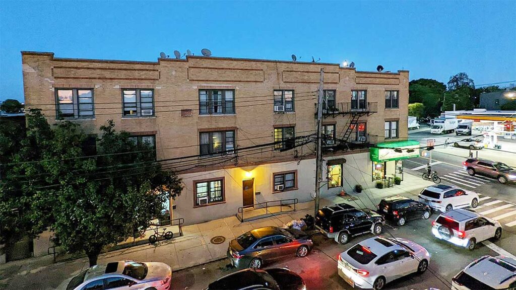 Na sprzedaz wielorodzinny dochodowy budynek na queens w ridgewood maspeth nowy jork kat