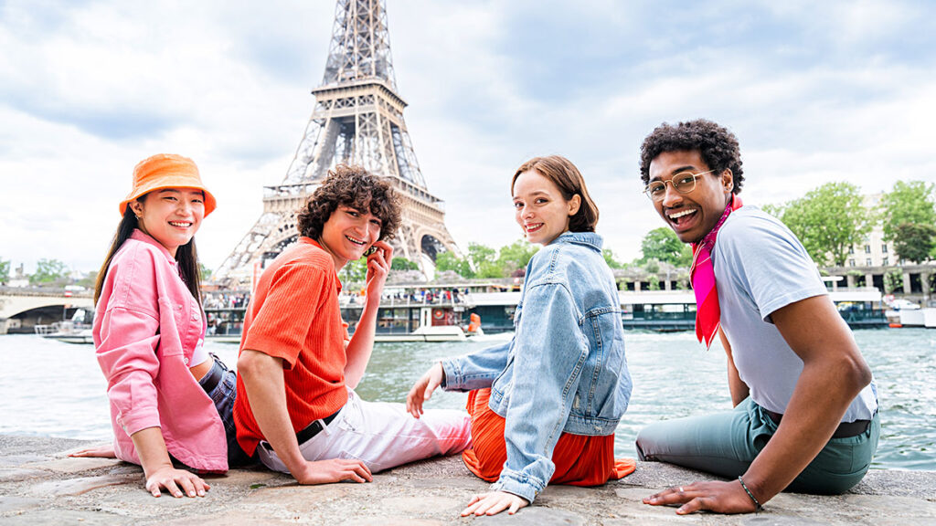 Nad turystyka wciaz swieci slonce pomimo niepewnosci gospodarczej i narastajacych napiec geopolitycznych kat