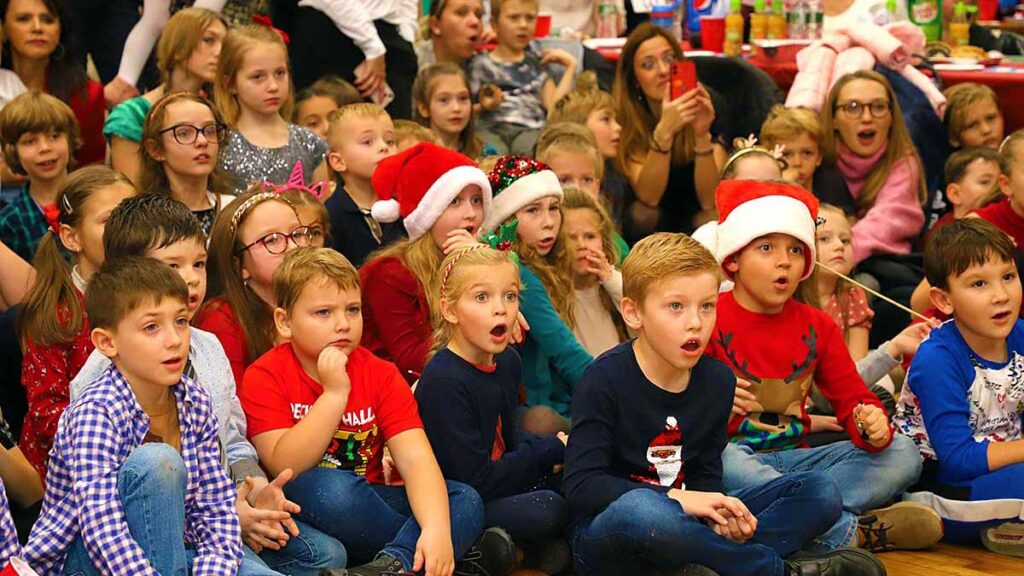 Nadzwyczajne mikolajki z childrens smile foundation kat