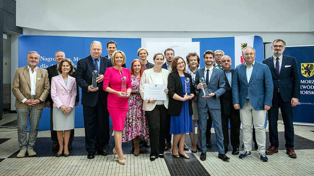 Nagroda za prace dziennikarska im macieja plazynskiego 2024 kat