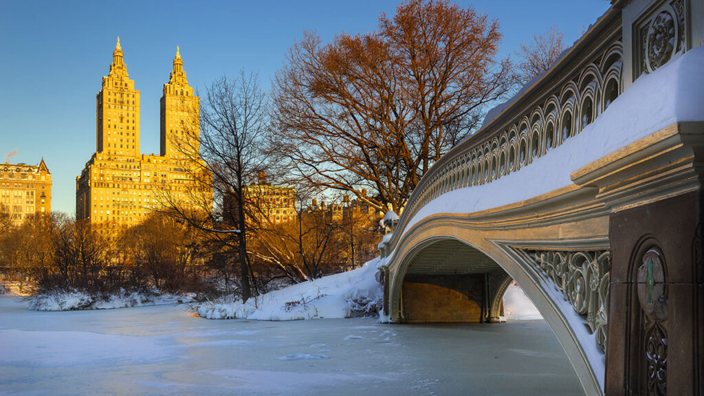 Niebezpieczne warunki pogodowe w nowym jorku spadek temperatur ponizej zera i duze opady sniegu kat