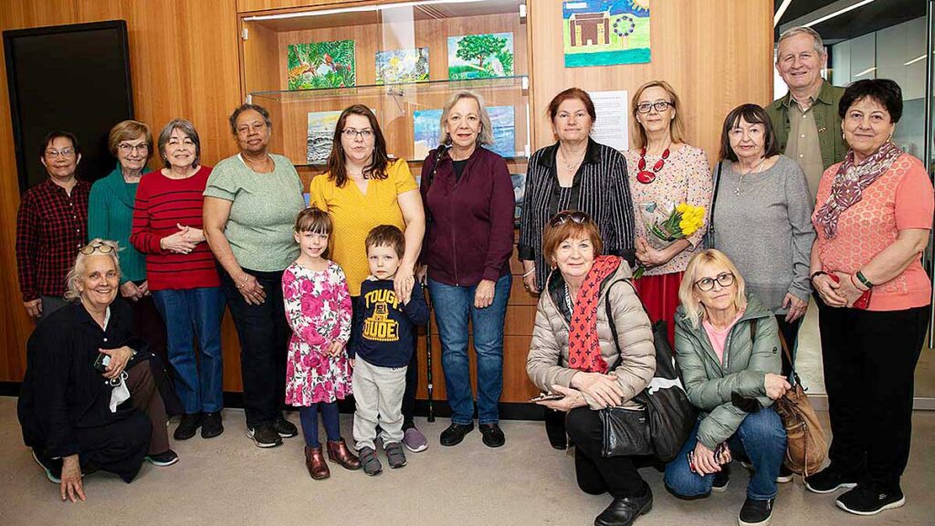 Northside art show w bibliotece publicznej na greenpoincie kat