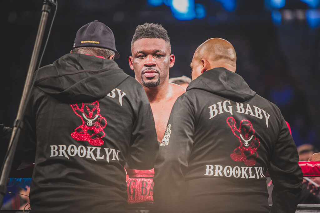 Ny mariusz wach przegral przez techniczny nokaut zdjecia z nassau coliseum kat 48