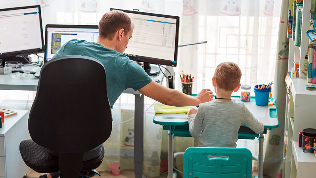 Ojcowie powinni miec wiecej urlopu by moc angazowac sie w rodzicielstwo uwazaja polacy kat