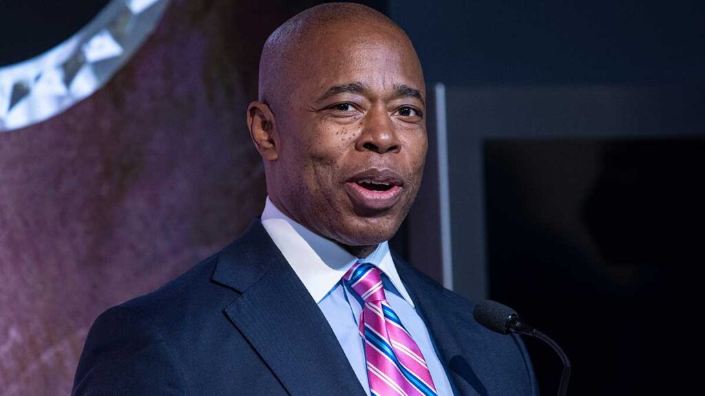 Oswiadczenie burmistrza erica adamsa w druga rocznice pierwszej potwierdzonej smierci na covid 19 w nowym jorku kat