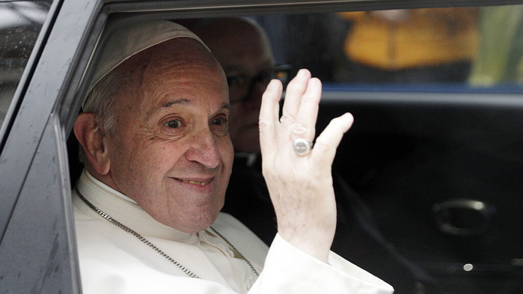 Papiez franciszek rozpoczyna najdluzsza podroz swojego pontyfikatu kat