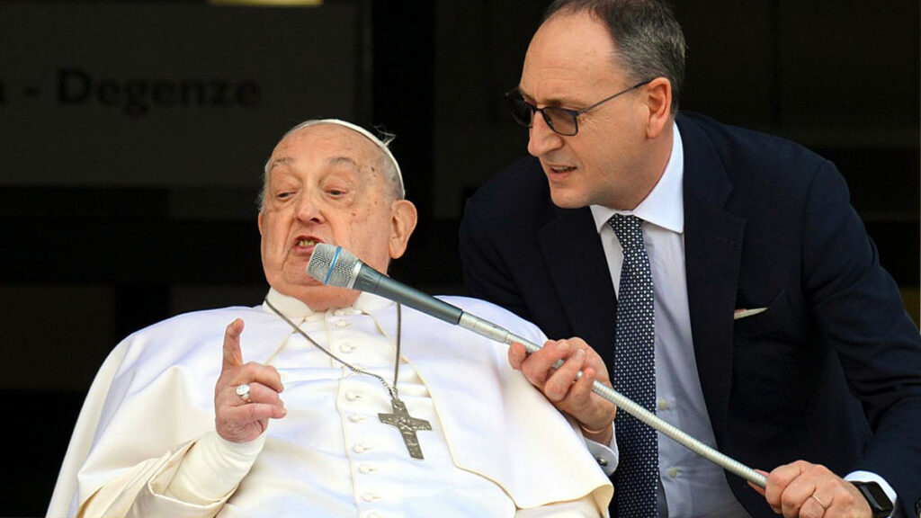 Papiez franciszek z kliniki gemelli dziekuje wszystkim kat