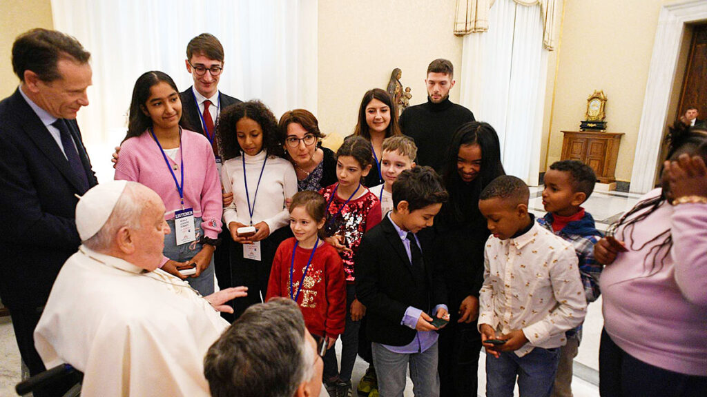 Papiez planuje publikacje adhortacji apostolskiej poswieconej dzieciom kat