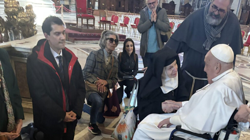 Papiez powraca do zdrowia brak decyzji w sprawie obrzedow paschalnych kat