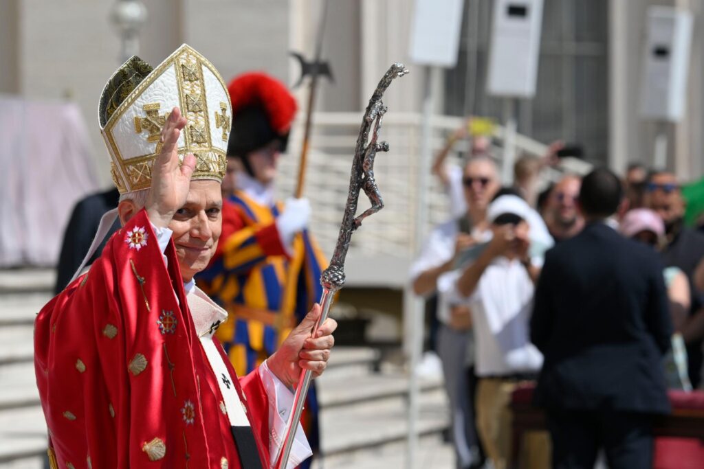 2025.06.08 Santa Messa nella Solennità di Pentecoste, per il Giubileo dei Movimenti, delle Associazioni e delle Nuove Comunità