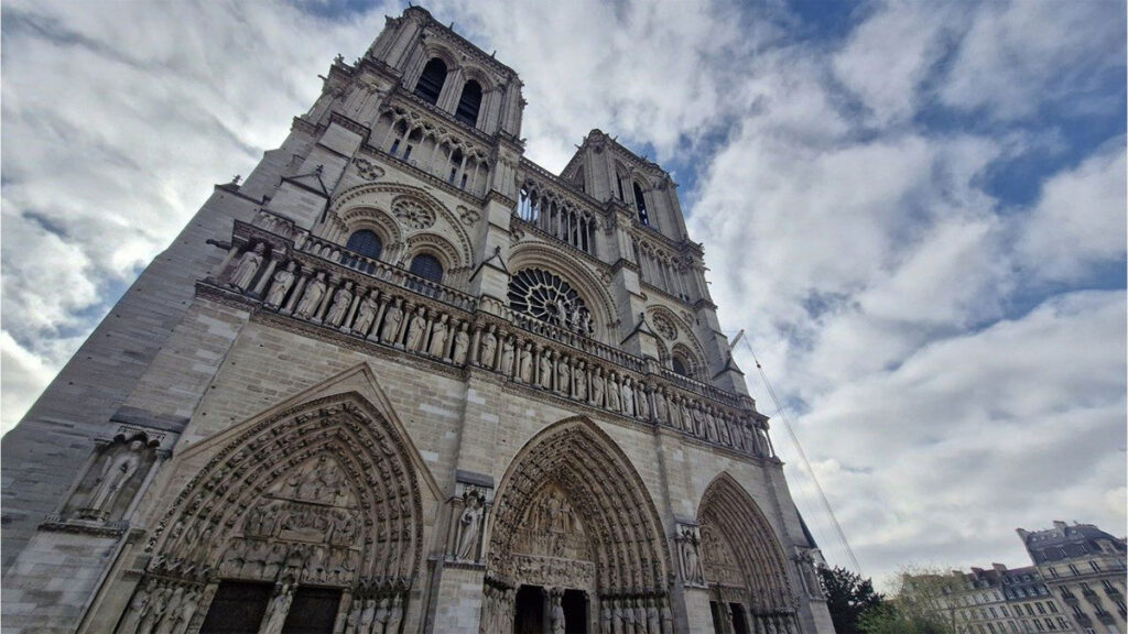 Paryz ponad 6 mln osob odwiedzilo katedre notre dame od ponownego otwarcia kat