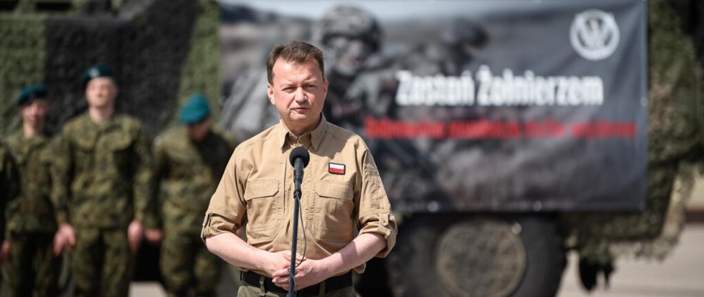 Pierwsze szkolenie ochotnikow do dobrowolnej zasadniczej sluzby wojskowej kat