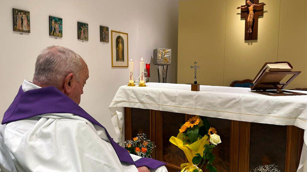Pierwsze zdjecie papieza z kliniki gemelli stan zdrowia franciszka stabilny kat