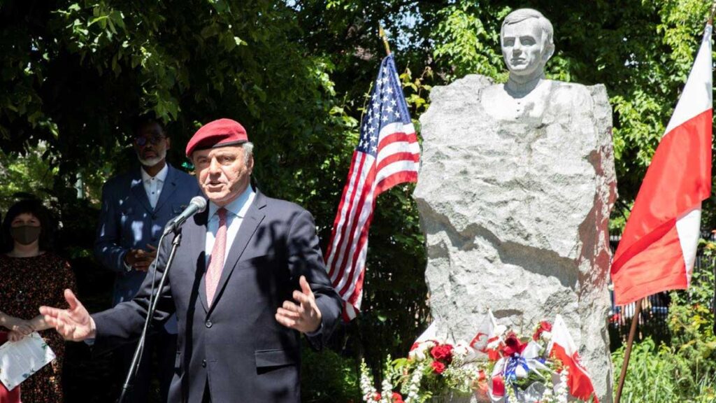 Polonijne spotkanie pod pomnikiem ks popieluszki w mccarren park na greenpoint ny kat