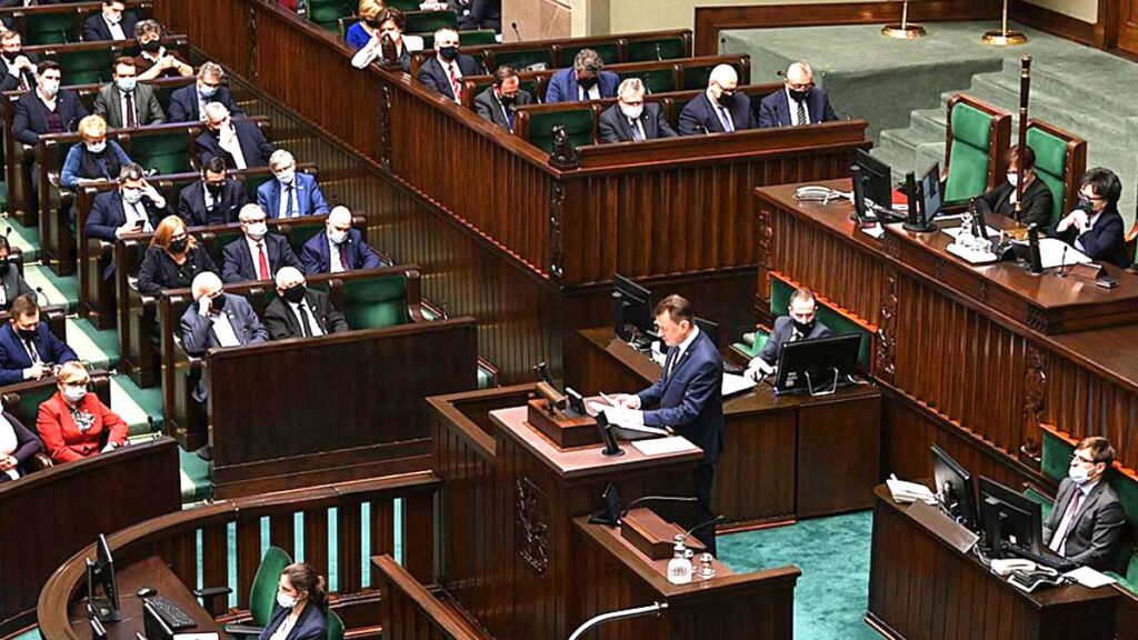 Polska zwieksza wydatki na obrone kat