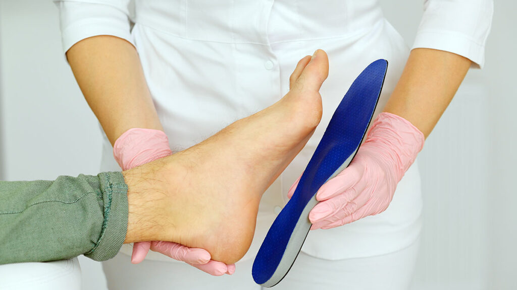 Polski lekarz medycyny sportowej podiatra arkadiusz jachimowicz dpm w miescie nowy jork kat