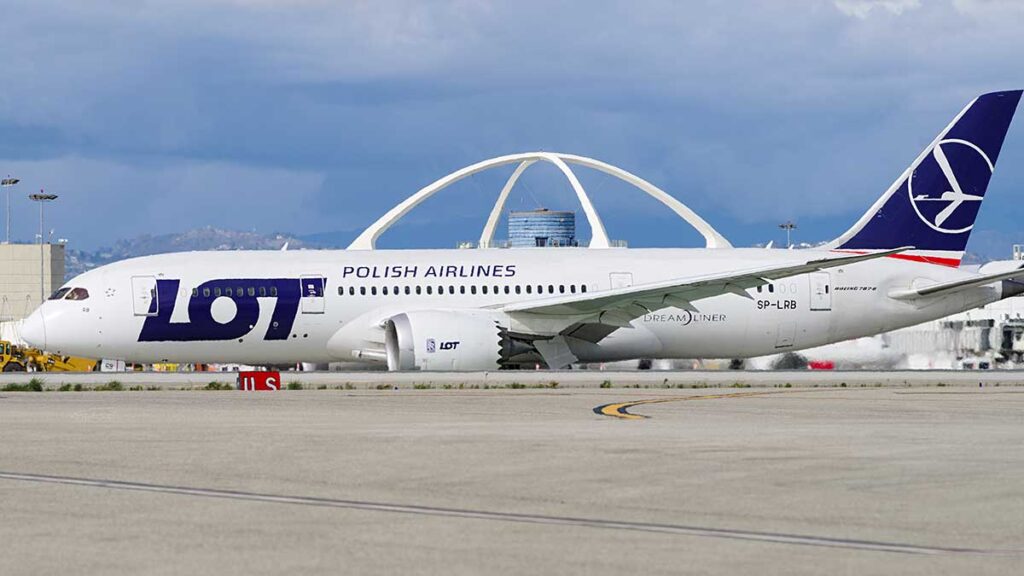 Polskie linie lotnicze lot zawieszaja rejsy na trasie warszawa los angeles kat