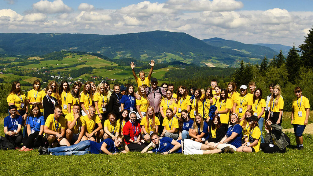 Pomoc fundacji dzielo nowego tysiaclecia dla mlodych przedstawicieli polonii kat