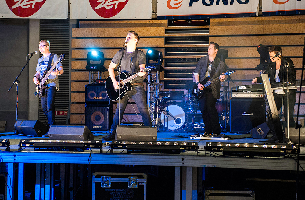 Pozegnanie szczypiornisty artura siodmiaka podczas wielkiej gali pilki recznej kat 48