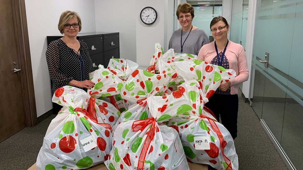 Pracownicy i wolontariusze psfcu wsparli dzieci z domu dziecka w skopaniu kat