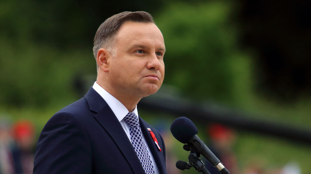 Prezydent andrzej duda na odslonieciu pomnika bohaterow walki o niepodleglosc po 1945 roku i solidarnosci w amerykanskiej czestochowie kat