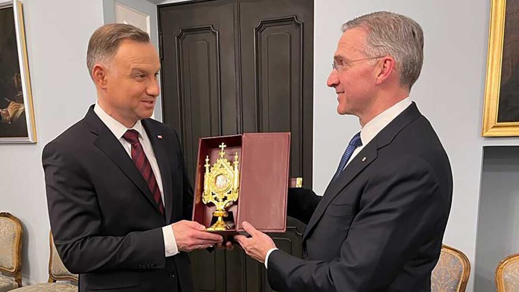 Prezydent andrzej duda wyrozniony przez rycerzy kolumba kat