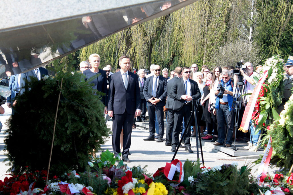 Prezydent duda na powazkach w rocznice katastrofy smolenskiej zdjecia kat 25