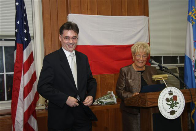 Prezydent queensu uhonorowala czterech polakow kat 15