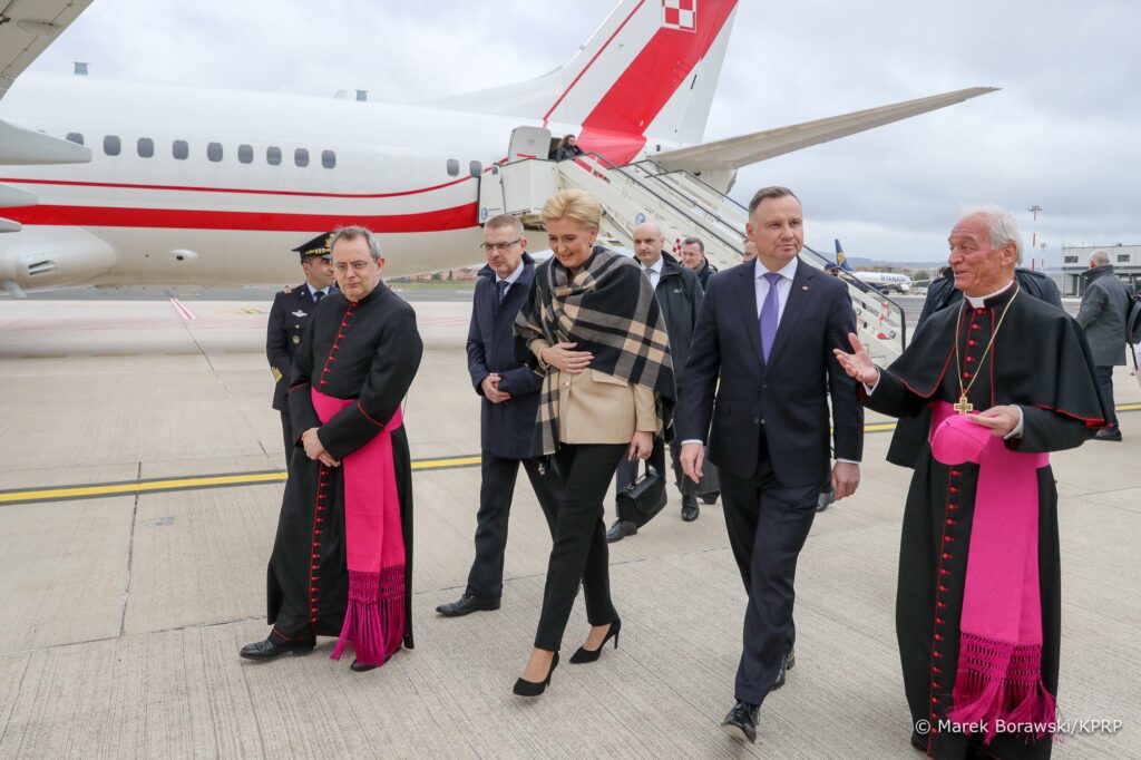 Prezydent rp z malzonka w watykanie kat