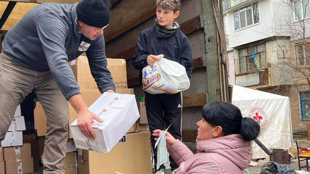 Proboszcz z kijowa bylo ciezko ale przekazalismy swiatlo nowonarodzonego do chersonia kat