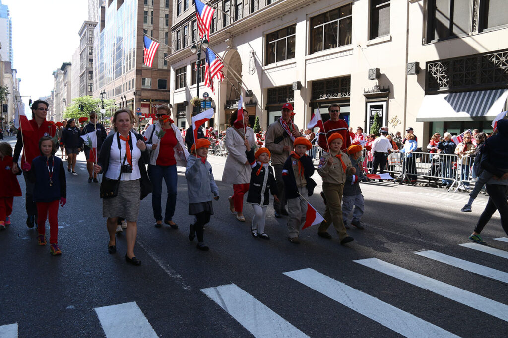 Przed 79 parada pulaskiego zobaczmy zdjecia parada pulaskiego 2014 w ny czesc i kat 15
