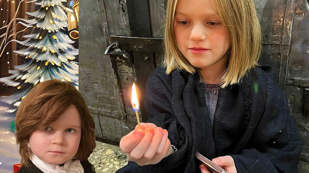 Przedstawienie teatralne dziewczynka z zapalkami kat