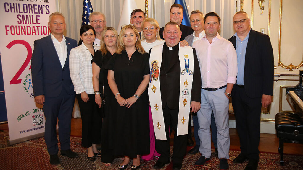 Radosc i pomoc w jednym akcja fundacji childrens smile foundation na dzien dziecka kat