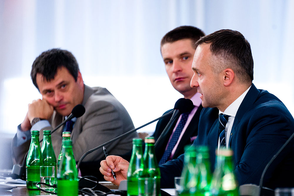 Relacja i zdjecia z ii kongresu klastrow polskich w sejmie rp kat 54