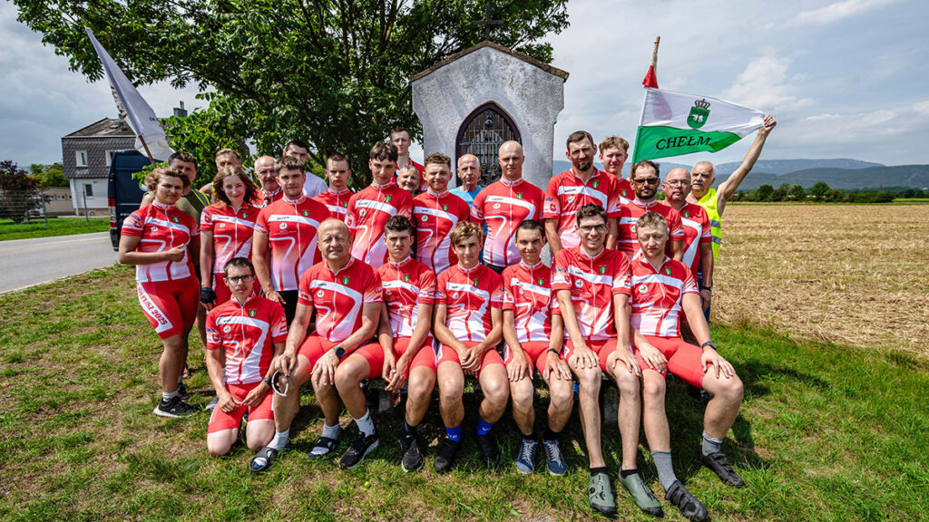 Rowerem do rzymu mlodziezowa pielgrzymka ktora zmienia serca kat