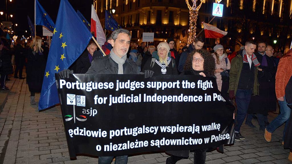 Rybka albo akwarium polska polityka miedzynarodowa i jej konsekwencje kat