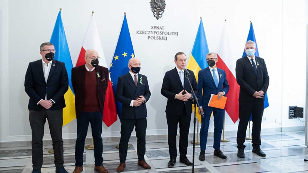 Senat przyjal ustawe o obronie ojczyzny jednoglosnie i bez poprawek kat