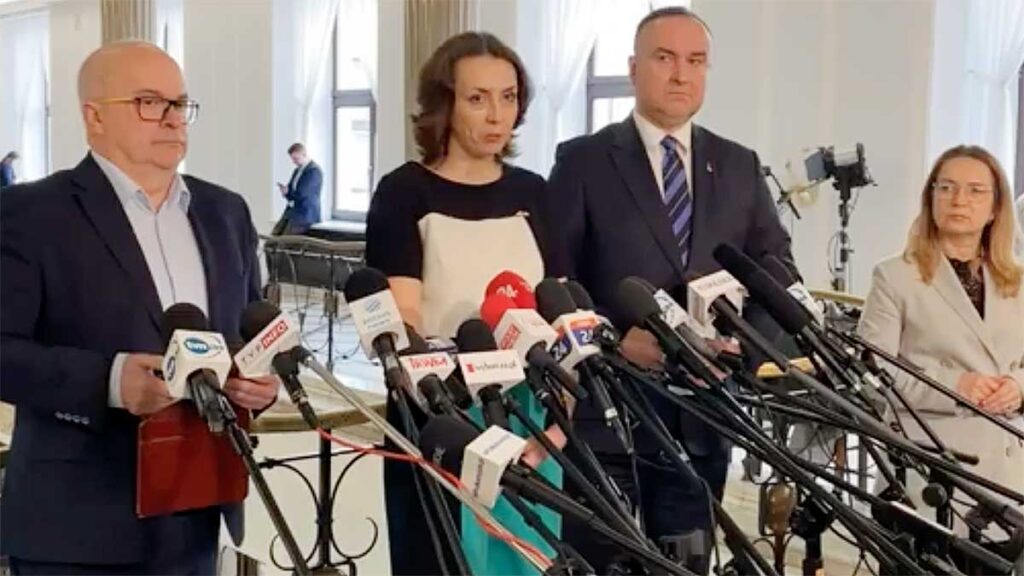 Sluzba publiczna determinuje to czy panstwo polskie bedzie sprawne sprawcze czy tez bedziemy panstwem z kartonu kat