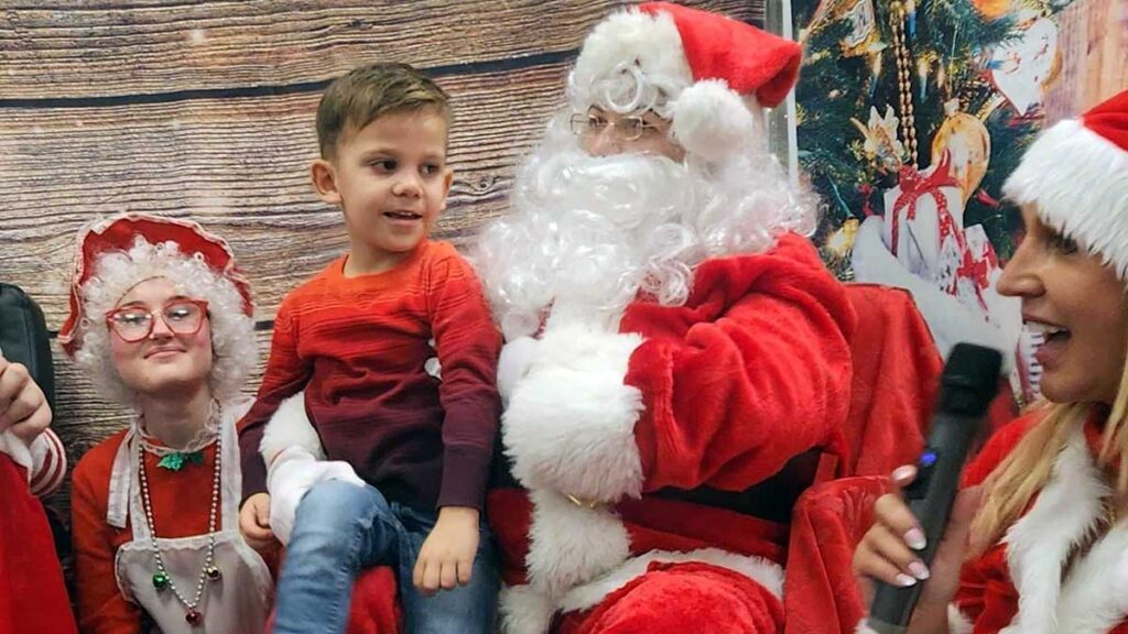 Sniadanie z mikolajem w siedzibie polonia of long island kat