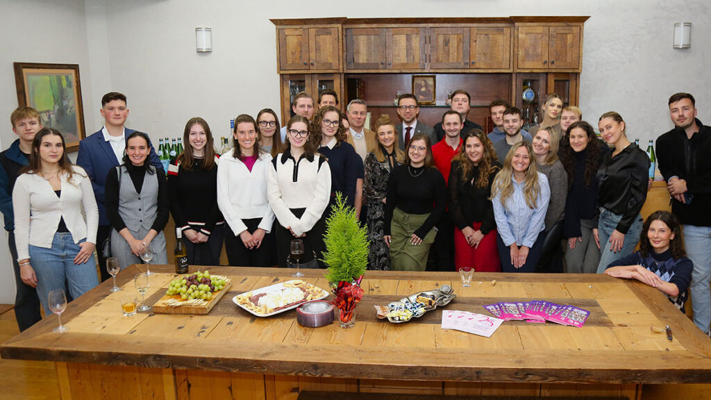 Spotkanie childrens smile foundation z mlodzieza kat