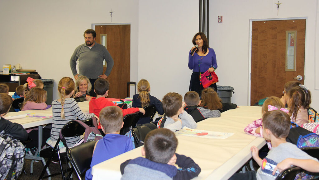Spotkanie z artystami z polski w szkole w lakewood kat 55