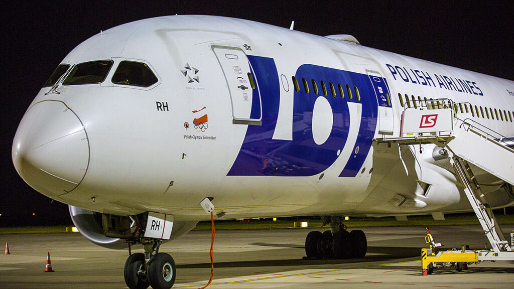 Super oferty na bilety do polski jesien zima 2024 lec lotem doma travel tax services kat