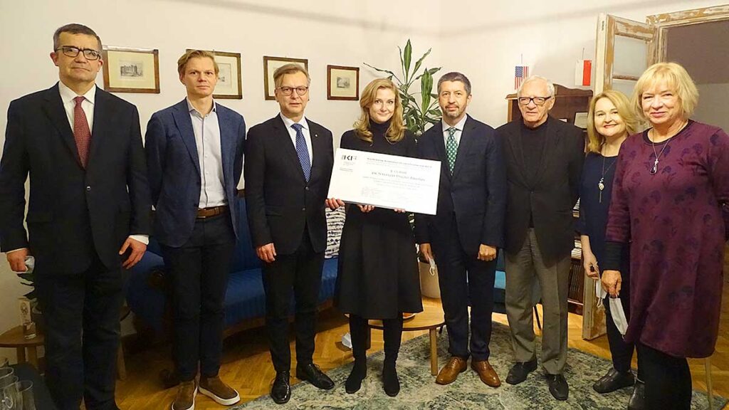 The janczewski award was presented to nastazja dagdny pilonis m d kat