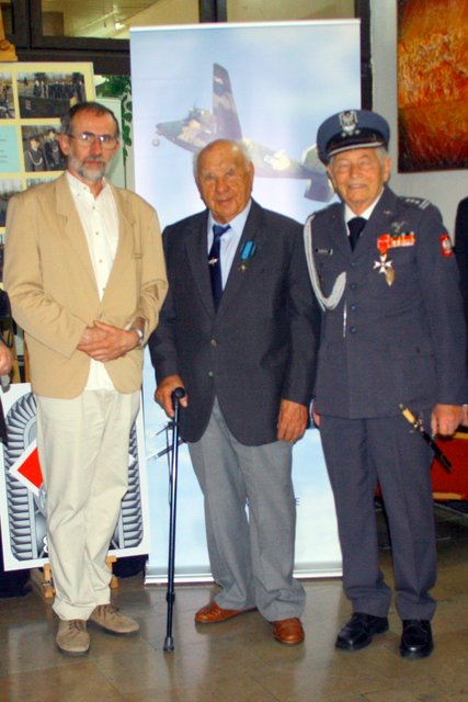 Uczczenie pamieci poleglych lotnikow w podkrakowskich balicach kat 15