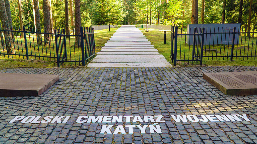 Uroczyste obchody pamieci ofiar katynia i smolenska zaproszenie do wspolnego upamietnienia kat