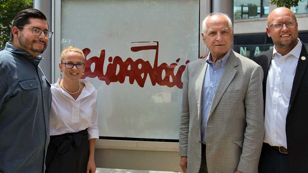 W chicago jest trojkat solidarnosci solidarity triangle kat