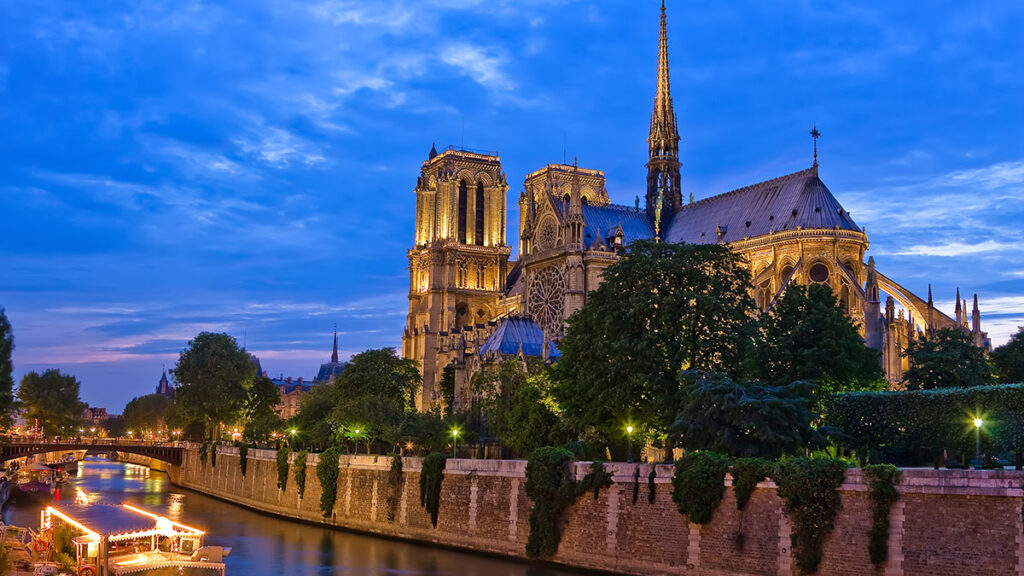 W katedrze notre dame ponownie zabily dzwony kat