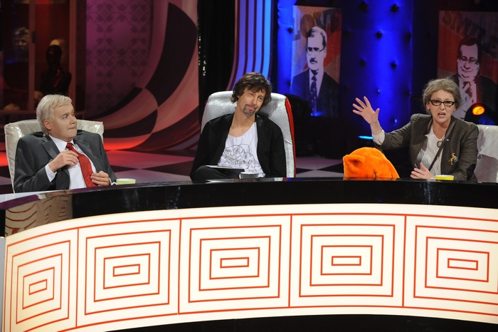 W oparach absurdu z szymon majewski show kat 18