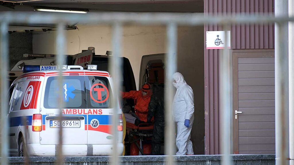 W polsce zmarlo juz ok 200 tys osob umieraja zwolennicy wszystkich partii kat